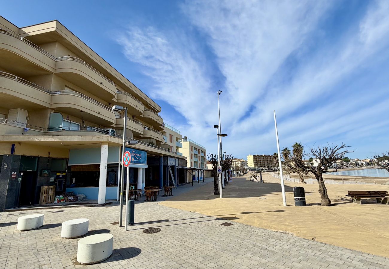 Apartment in L'Escala - LA LLONGADA 2-C