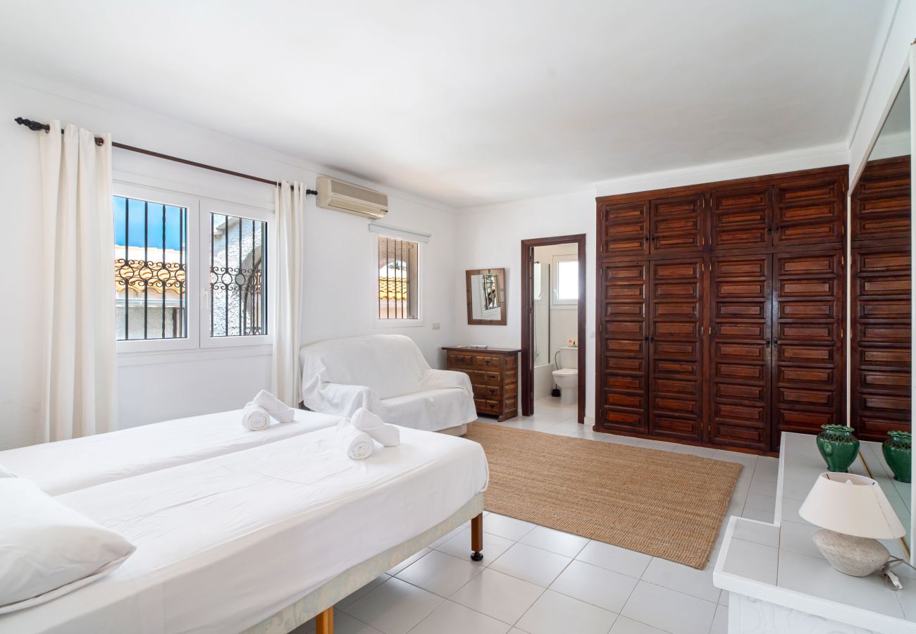 Villa in Nerja - Villa La Casita Fuente del Baden 52 by Casasol