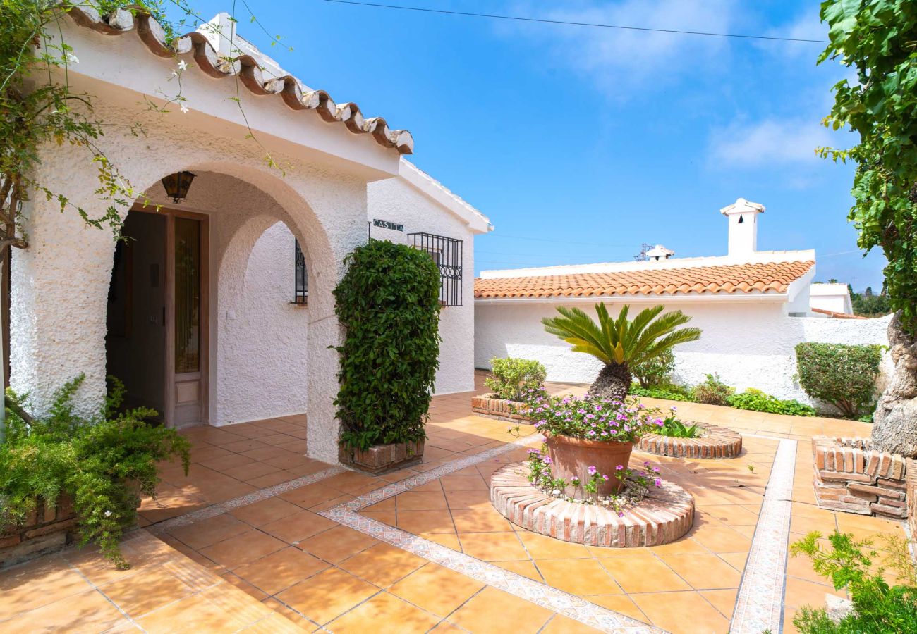 Villa in Nerja - Villa La Casita Fuente del Baden 52 by Casasol