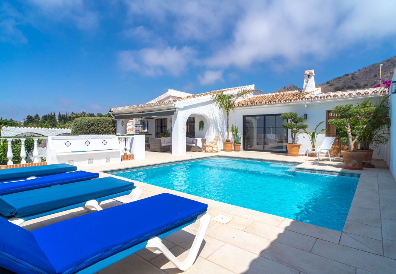 Villa in Nerja - Villa La Casita Fuente del Baden 52 by Casasol