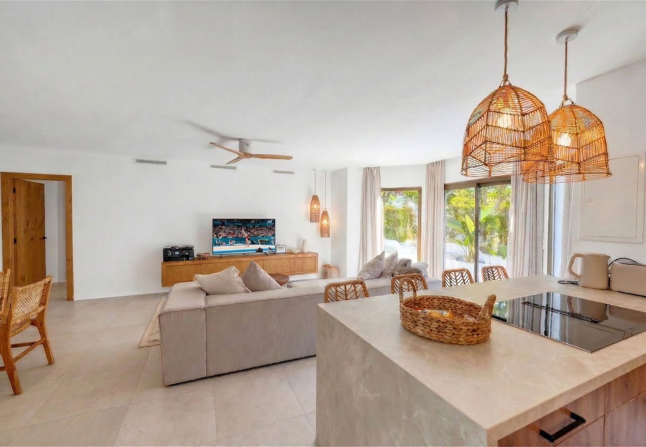 Apartment in Marbella - 2047 Stylish Luxury Apartment with Pool