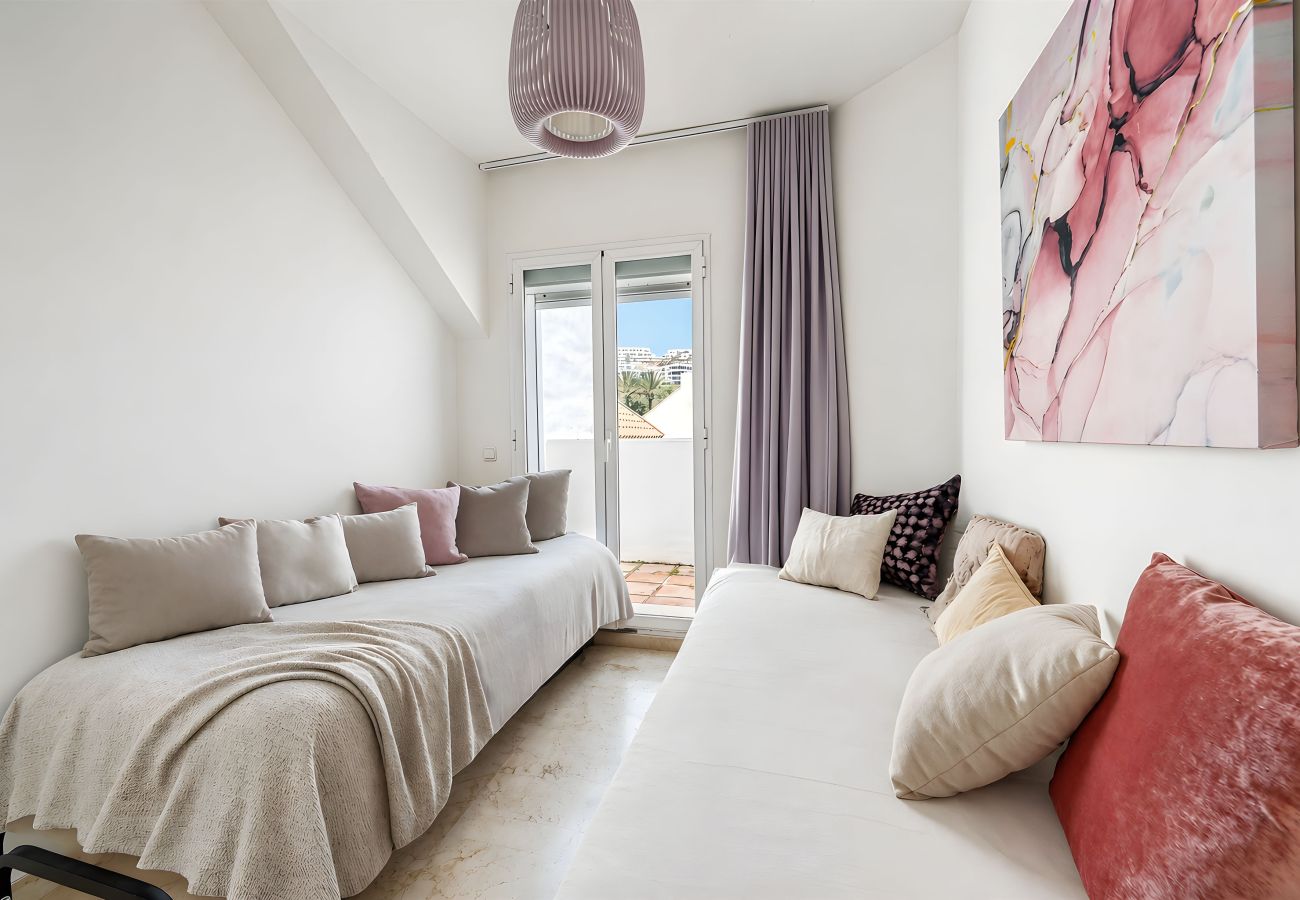 Apartment in Casares - 3180 Duplex Penthouse with Panoramic Sea Views