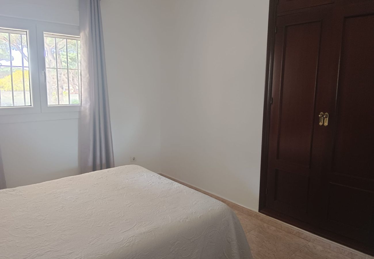 Chalet in Chiclana de la Frontera - R012 MORENA
