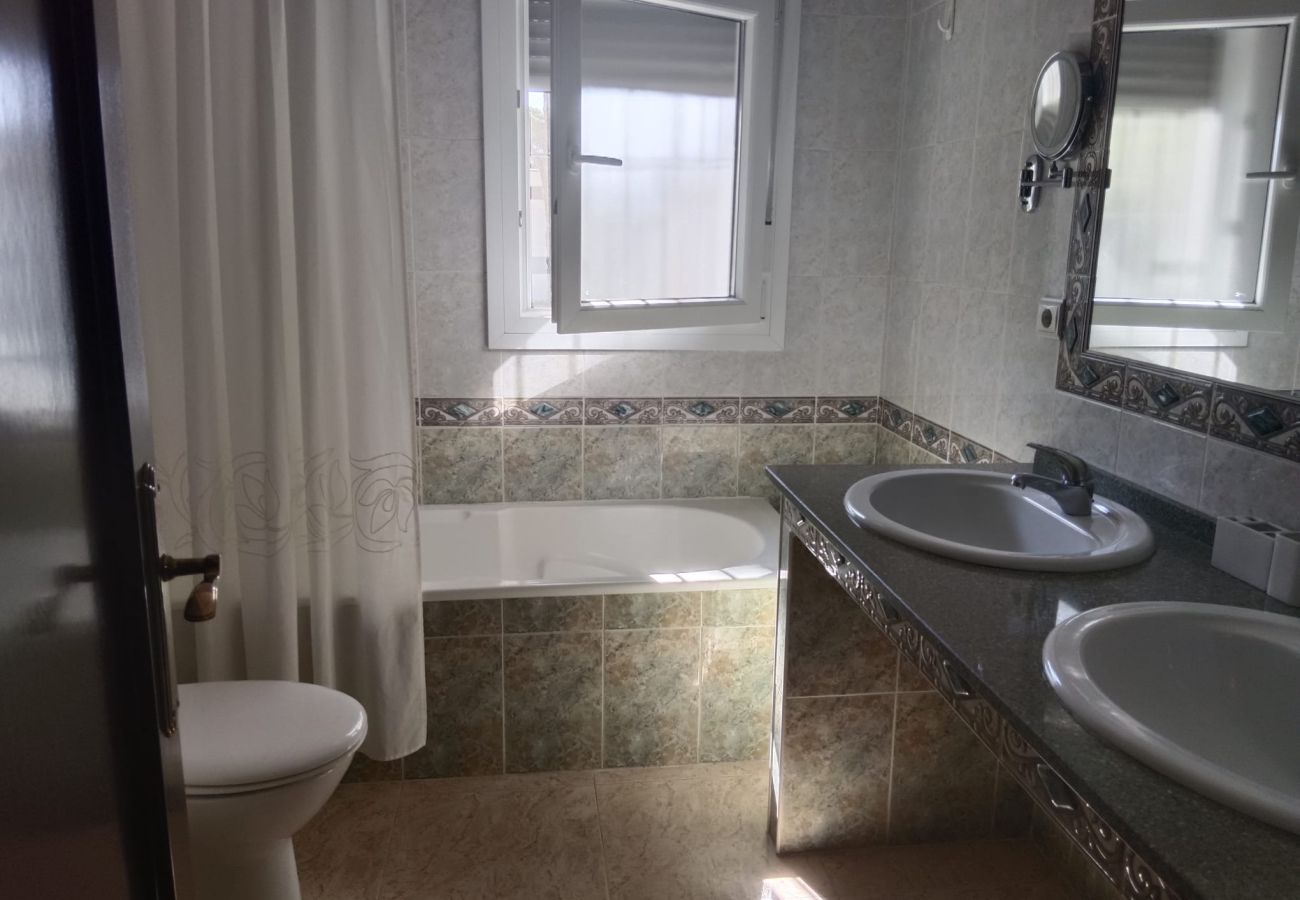 Chalet in Chiclana de la Frontera - R012 MORENA