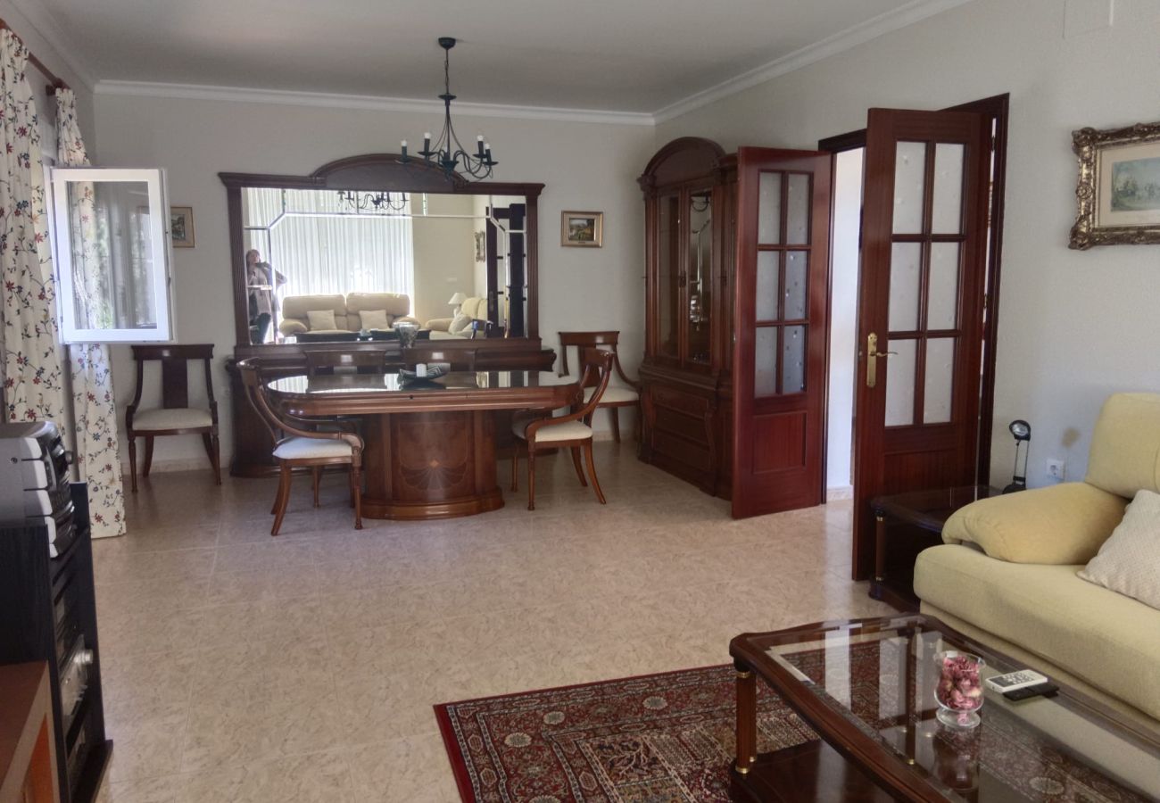 Chalet in Chiclana de la Frontera - R012 MORENA
