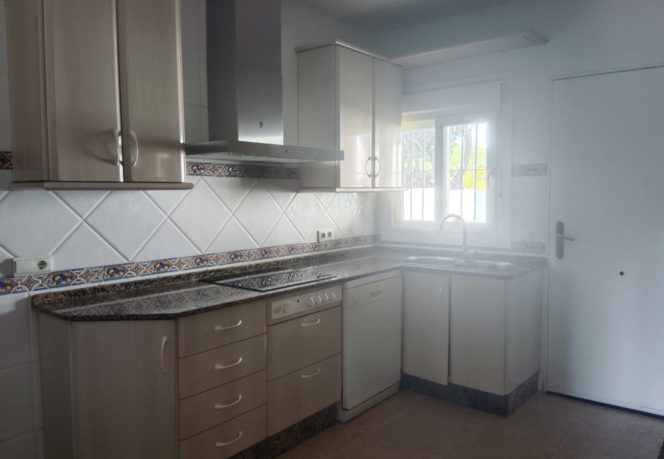 Chalet in Chiclana de la Frontera - R012 MORENA