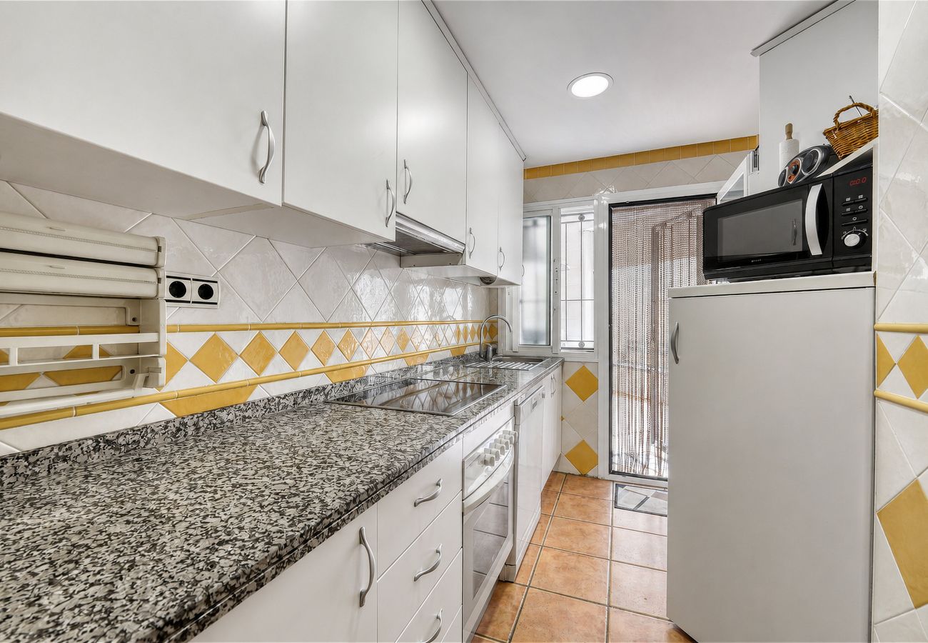 Terraced House in Marbella - 3160 Elegant Seafront House