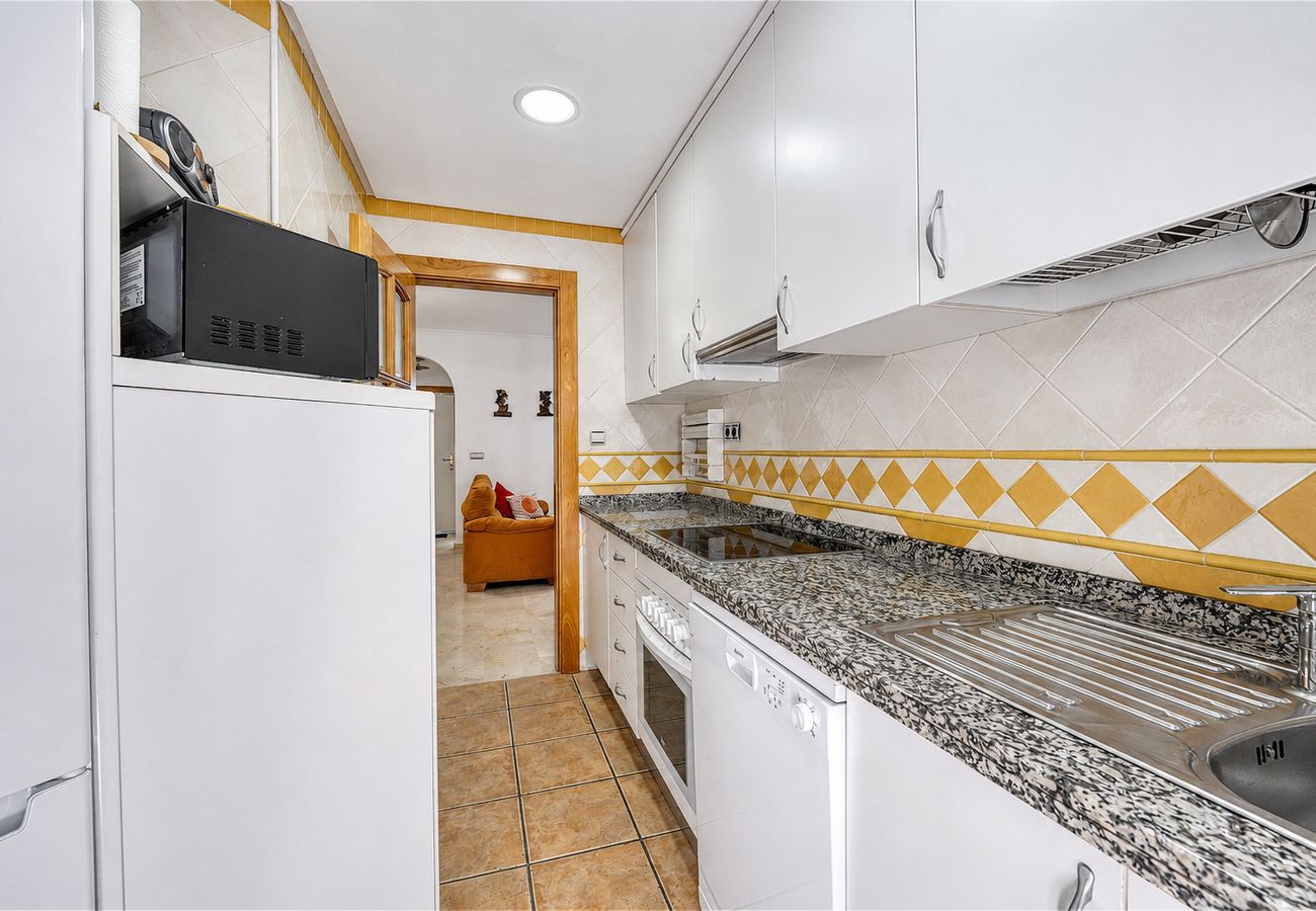 Terraced House in Marbella - 3160 Elegant Seafront House