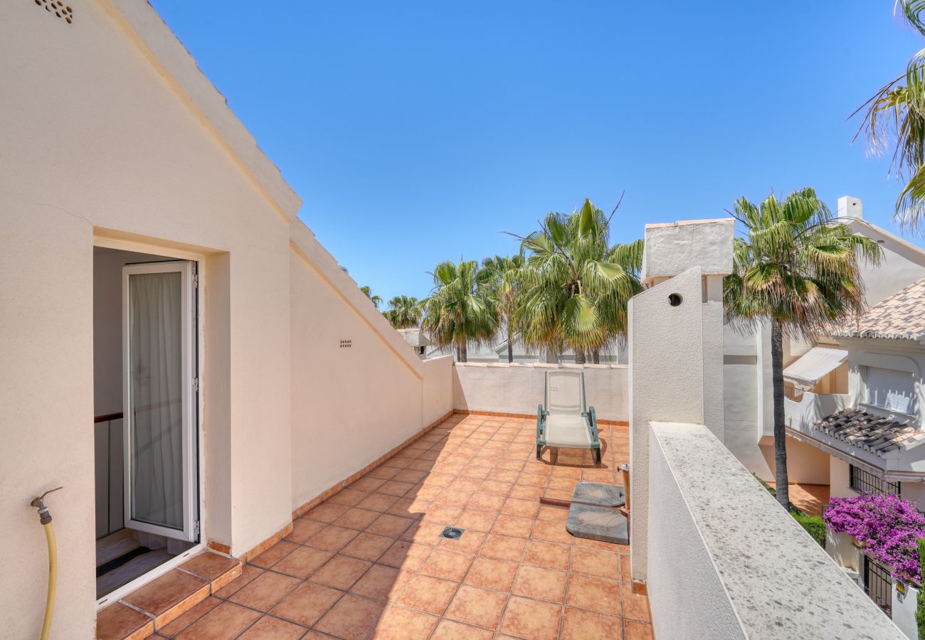 Terraced House in Marbella - 3160 Elegant Seafront House