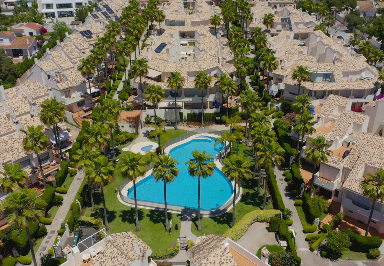 Terraced House in Marbella - 3160 Elegant Seafront House