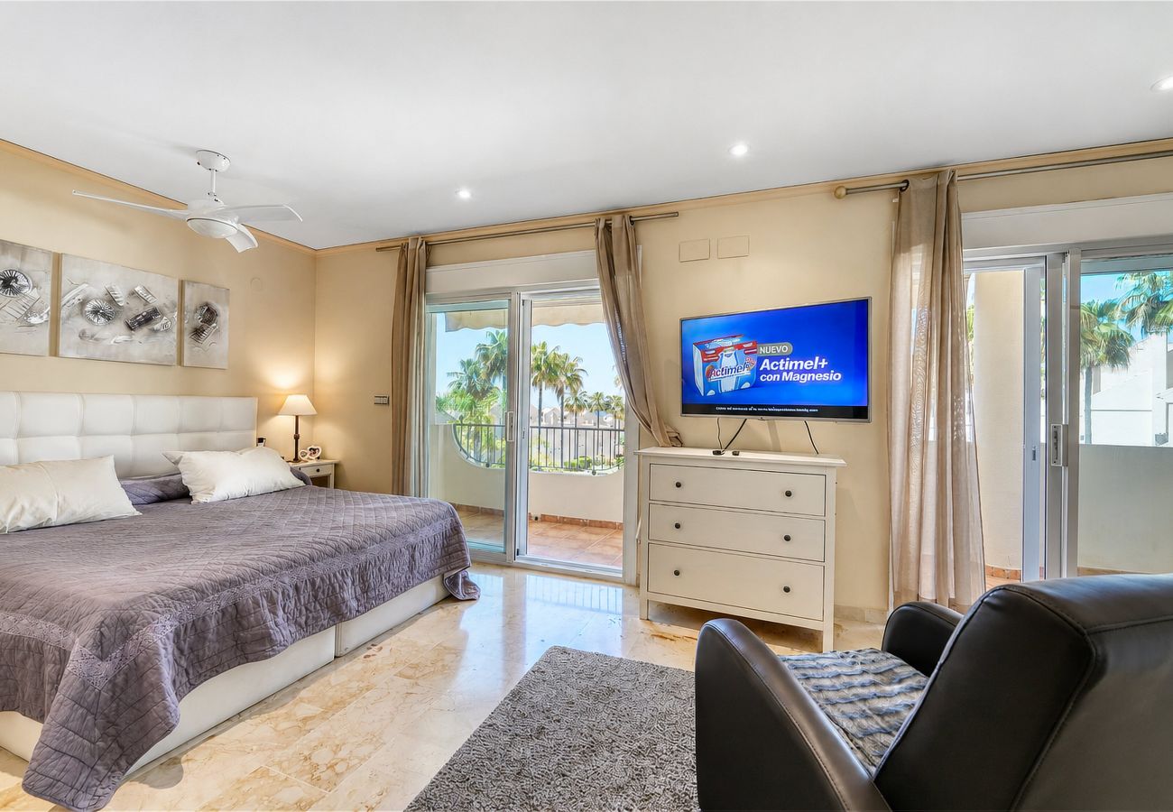 Terraced House in Marbella - 3150 Seaside Home with Stunning Sea Views