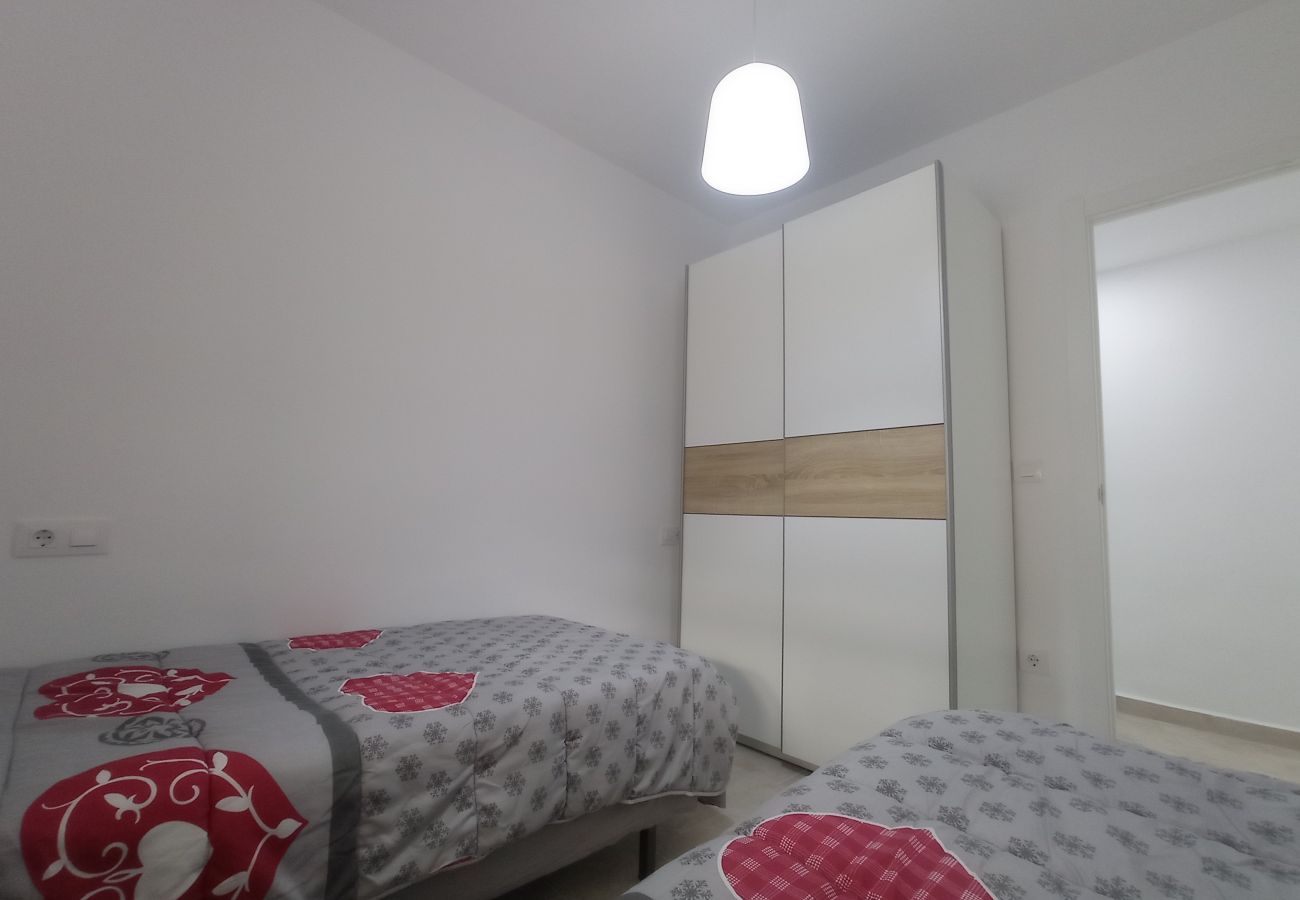 Apartment in Playa Xeraco - La Caracola esc.A 3º pta.15