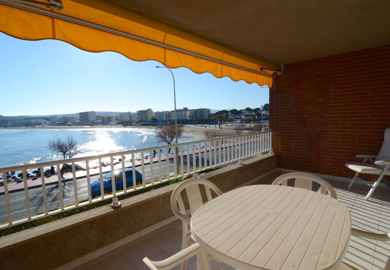 Apartment in L'Escala - TERRASSA DEL MAR ESC. 1  1º A
