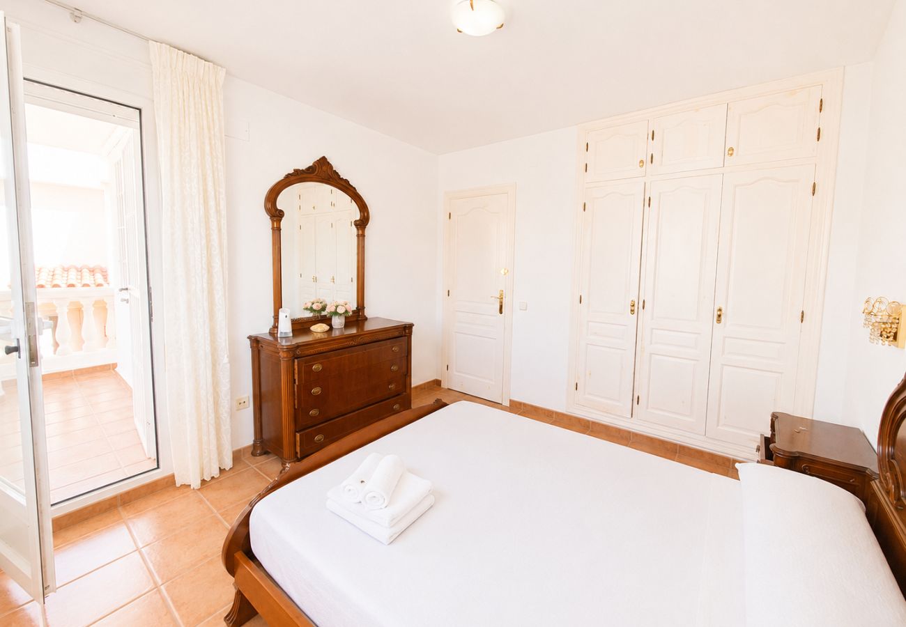 House in Alcocebre / Alcossebre - Villa Tres Playas | Gran patio privado · Piscina ·