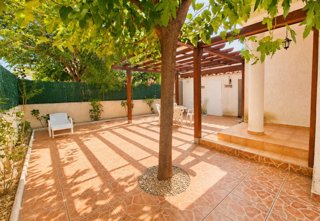 House in Alcocebre / Alcossebre - Villa Tres Playas | Gran patio privado · Piscina ·