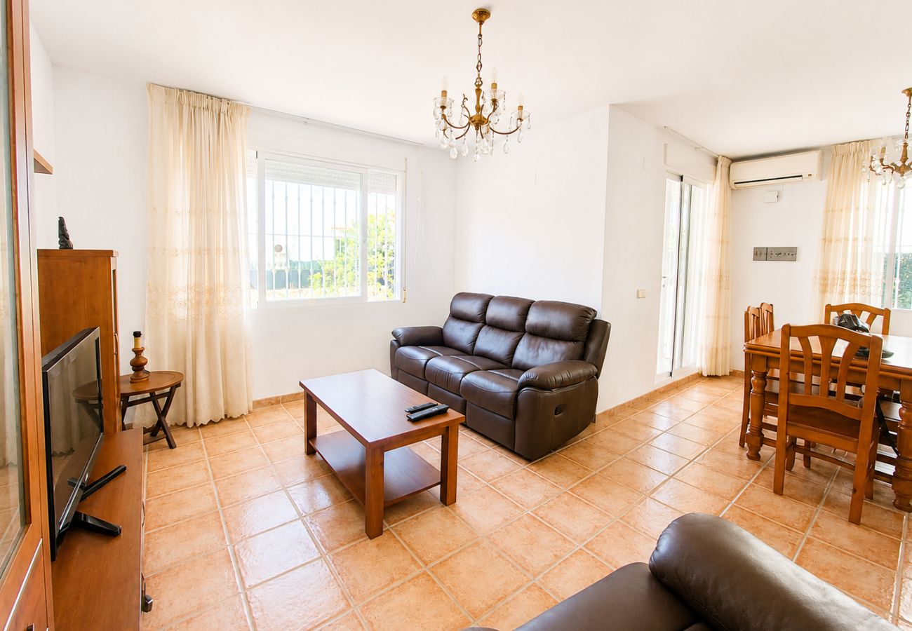 House in Alcocebre / Alcossebre - Villa Tres Playas | Gran patio privado · Piscina ·