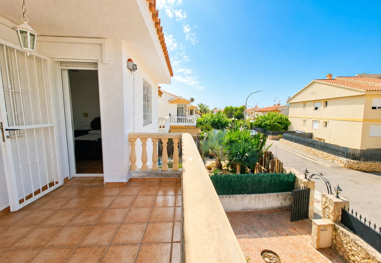 House in Alcocebre / Alcossebre - Villa Tres Playas | Gran patio privado · Piscina ·